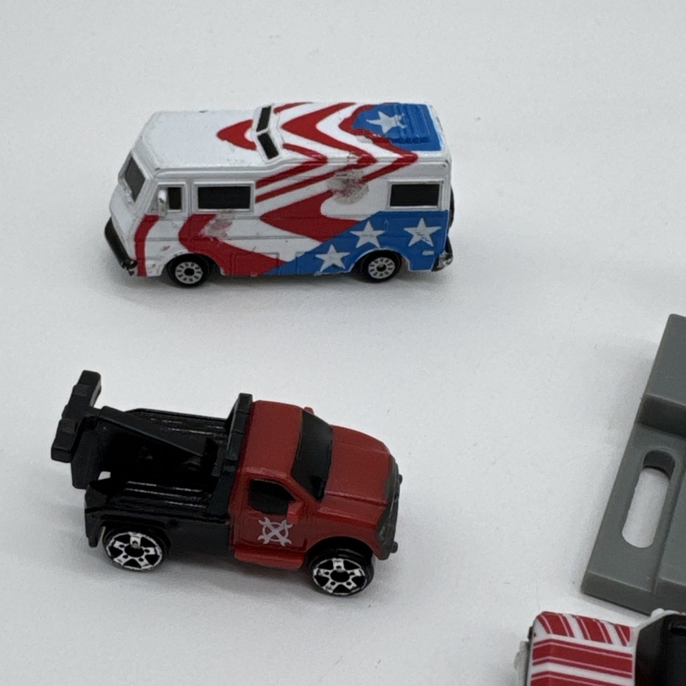 Micro Machines Lot Plus Extras - Picture 2 of 13